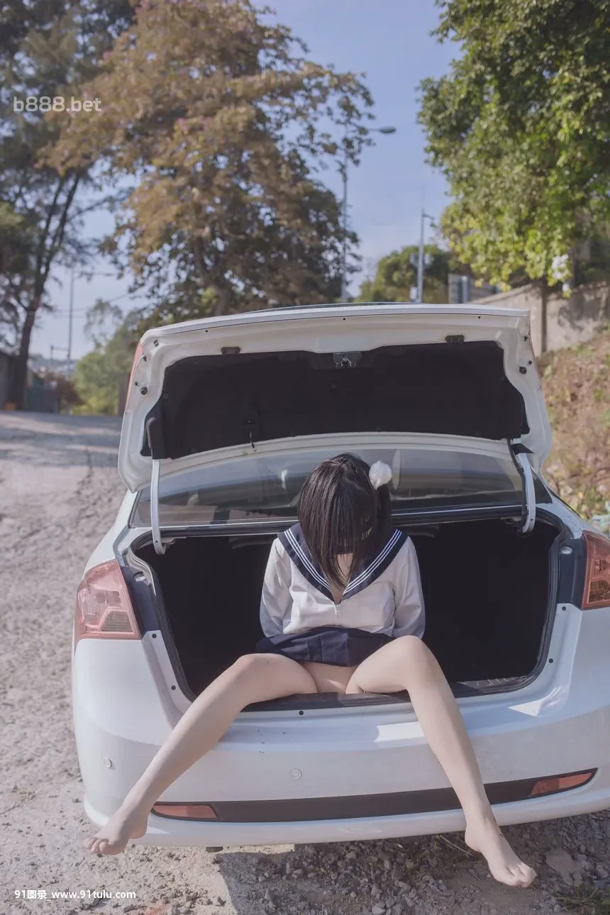 --School-Girl-In-Car-Trunk-[56P]School,Girl,Car,Trunk,56P