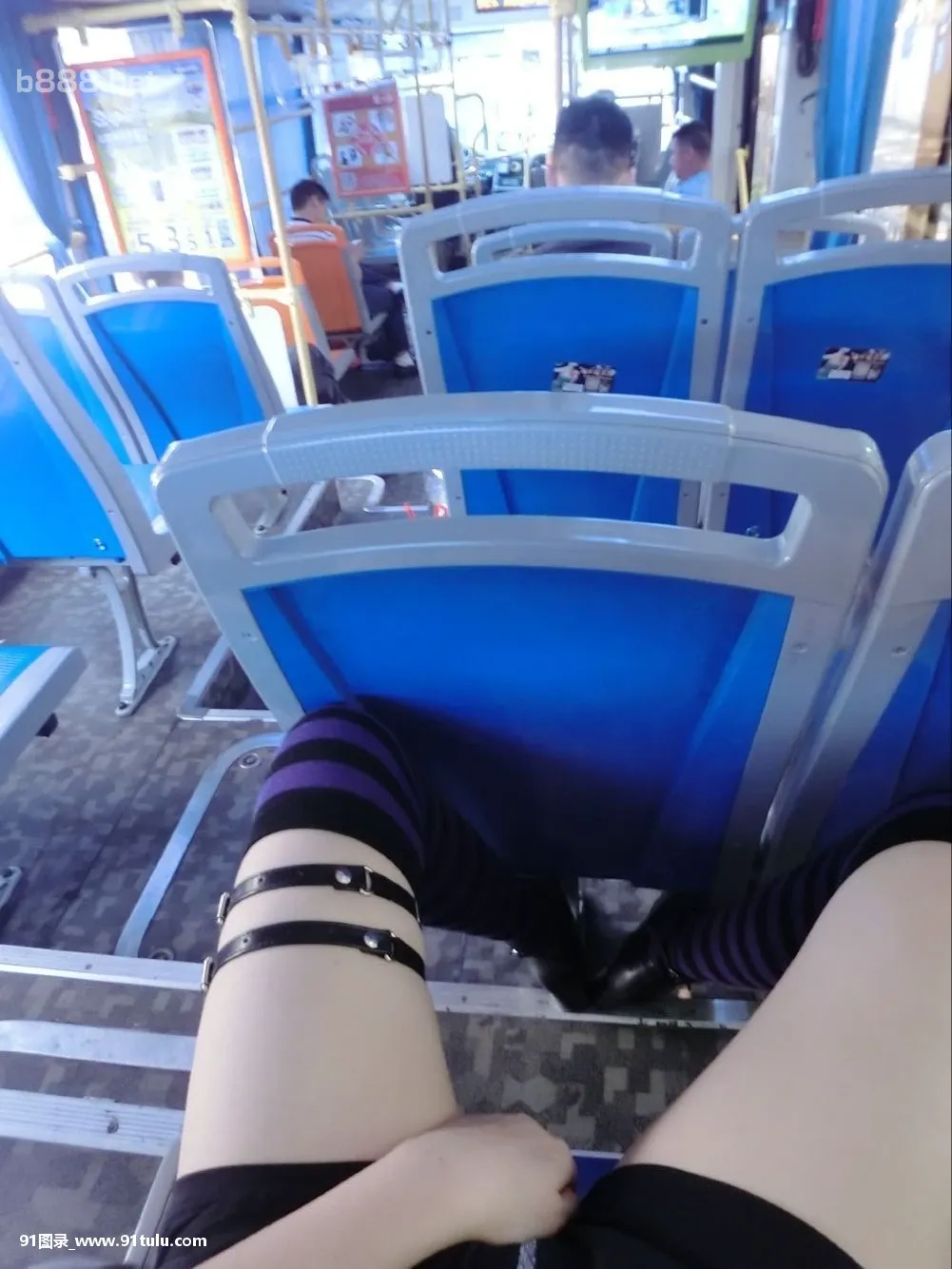 Chinese-girl-show-her-pussy-on-public-bus.-[22P]Chinese,girl,show,pussy,public,bus,22P,Chinese