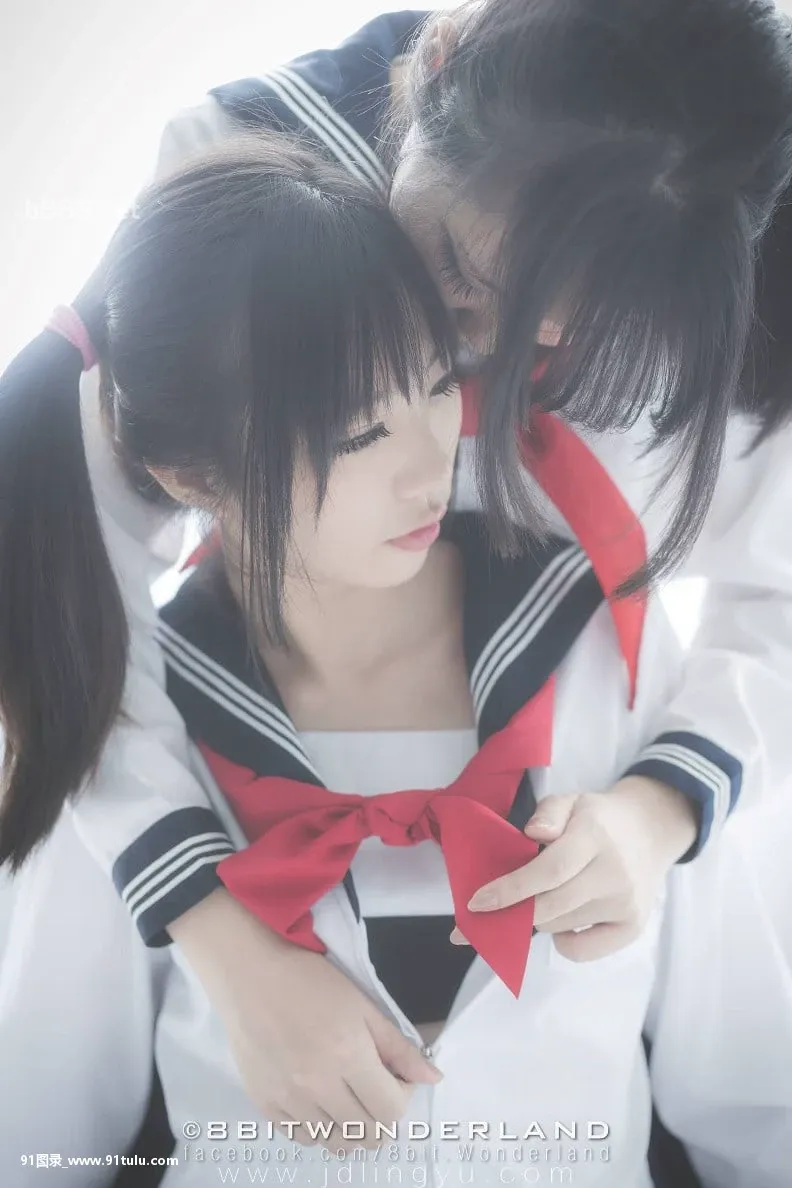 Two-girls-in-school-uniform-[86P]girls,school,uniform,86P