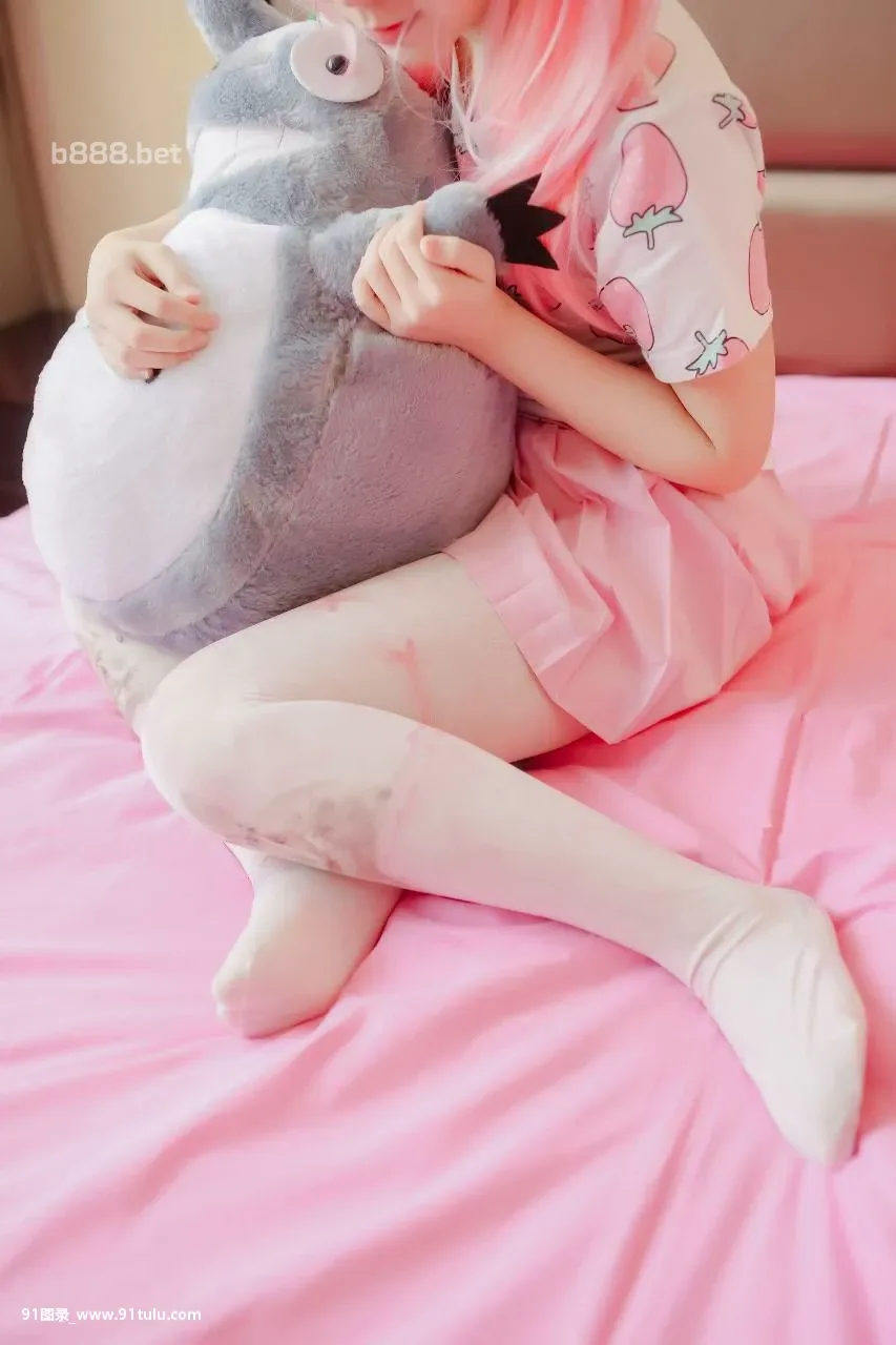 少女映画-之龙猫与少女---Cute-loli-girl-playing-with-her-doll-[44P]少女,映画,之龙,Cute,loli,girl,playing,doll,44P,少女,映画,loli