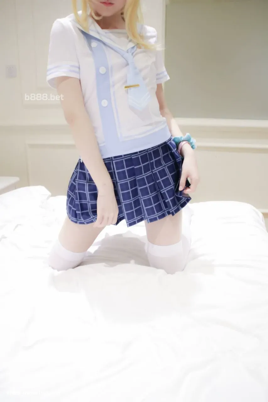 少女映畫 絢瀨繪裏   Cute cosplay schoolgirl uniform [43P][お宮參り 女の子 寫真]