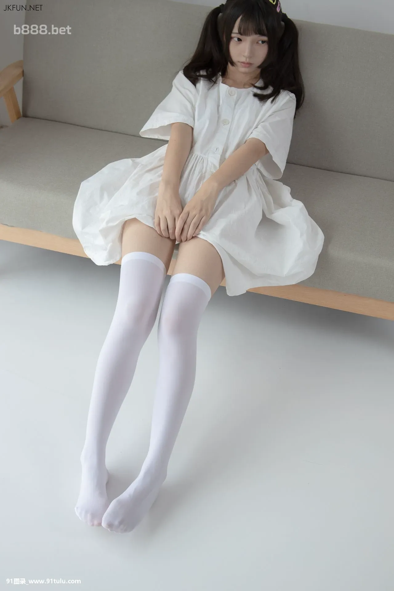 Cute-loligirl-in-white-dress-[89P]Cute,loligirl,white,dress,89P,loli