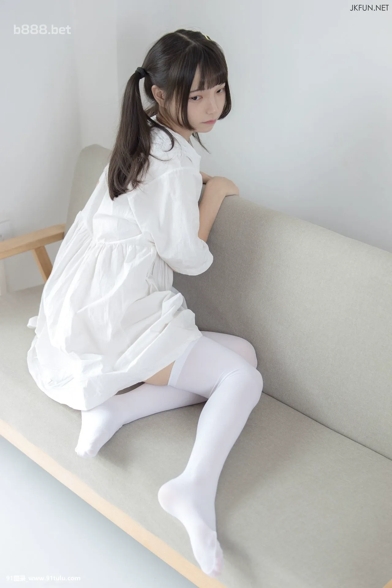 Cute-loligirl-in-white-dress-[89P]Cute,loligirl,white,dress,89P,loli