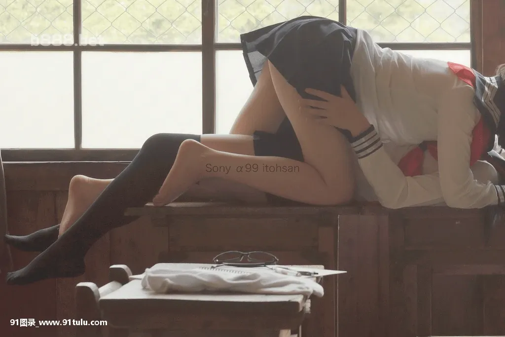 Two-girls-in-high-school-unifrom-[21P]girls,high,school,unifrom,21P