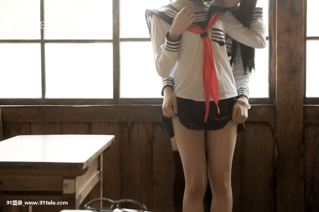 Two-girls-in-high-school-unifrom-[21P]girls,high,school,unifrom,21P