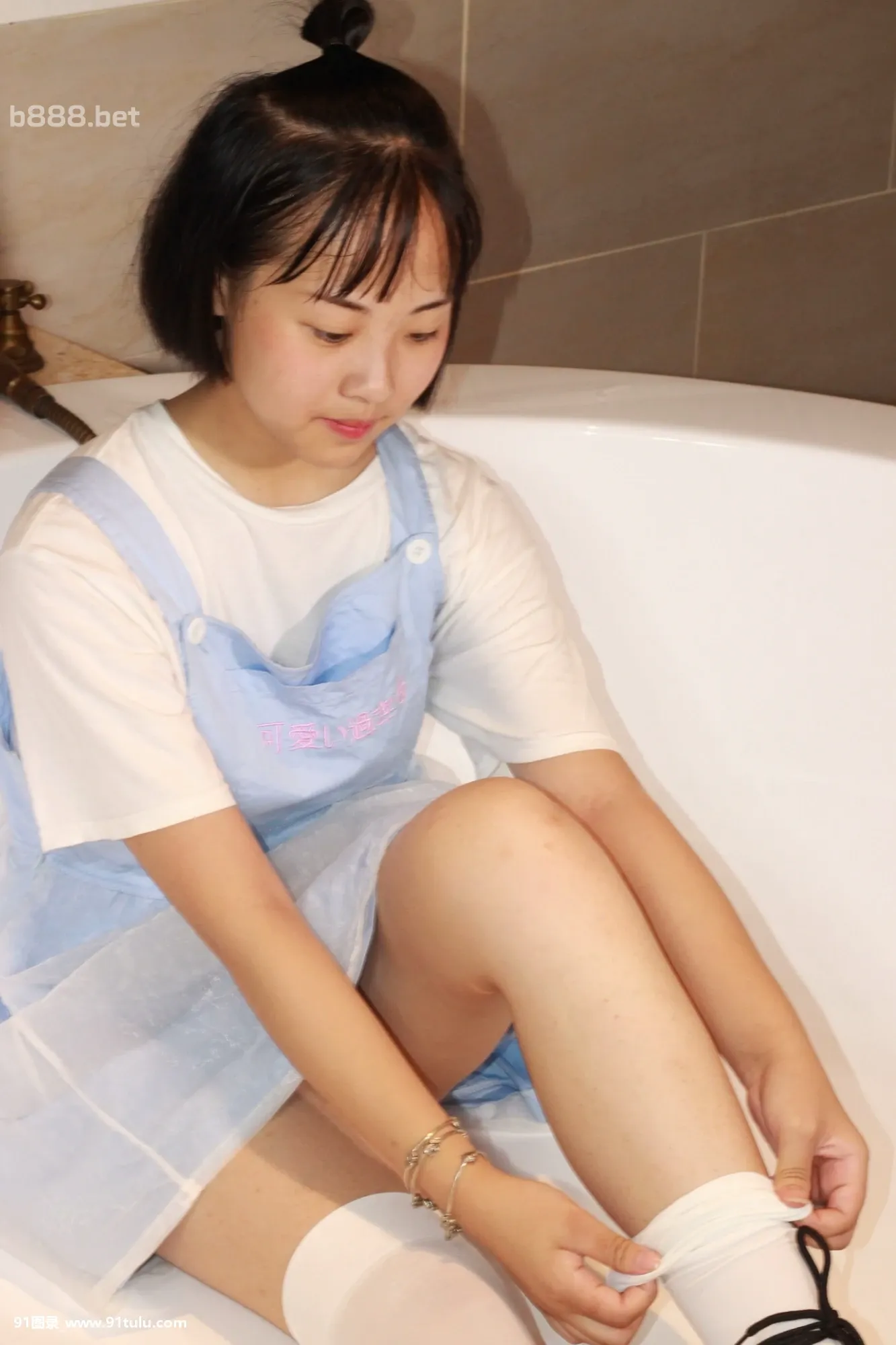 [美模玮玮]-Young-girl-in-bathtube-[89P]美模玮玮,Young,girl,bathtube,89P