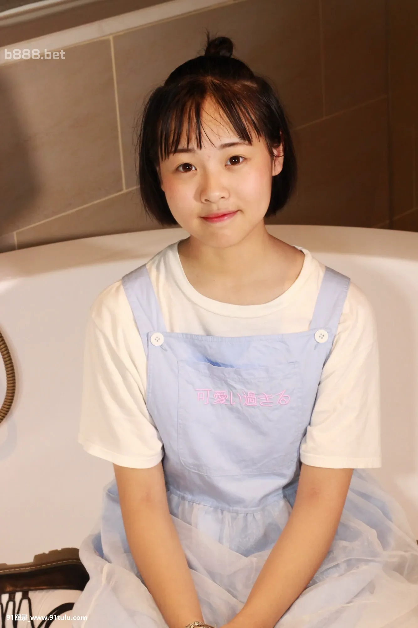 [美模玮玮]-Young-girl-in-bathtube-[89P]美模玮玮,Young,girl,bathtube,89P