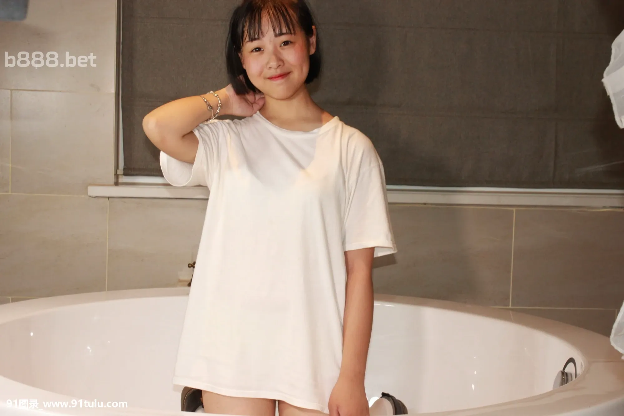 [美模玮玮]-Young-girl-in-bathtube-[89P]美模玮玮,Young,girl,bathtube,89P