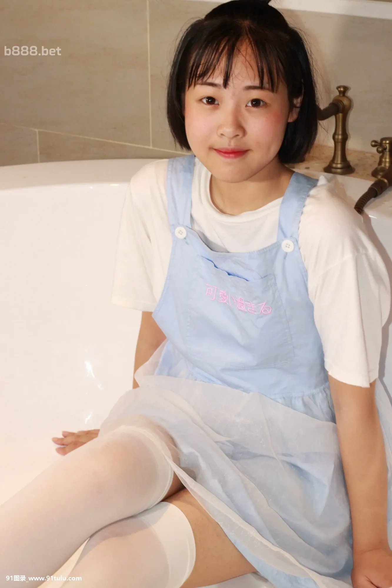 [美模玮玮]-Young-girl-in-bathtube-[89P]美模玮玮,Young,girl,bathtube,89P