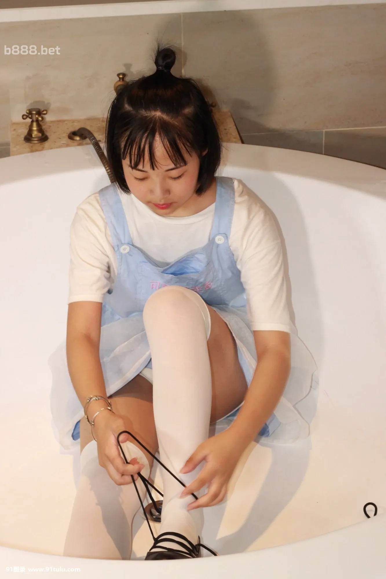 [美模玮玮]-Young-girl-in-bathtube-[89P]美模玮玮,Young,girl,bathtube,89P