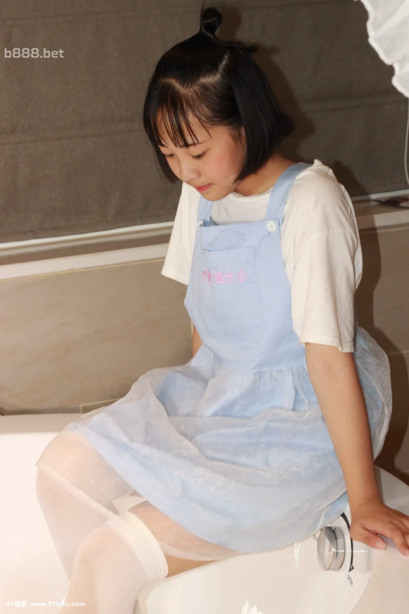 [美模玮玮]-Young-girl-in-bathtube-[89P]美模玮玮,Young,girl,bathtube,89P