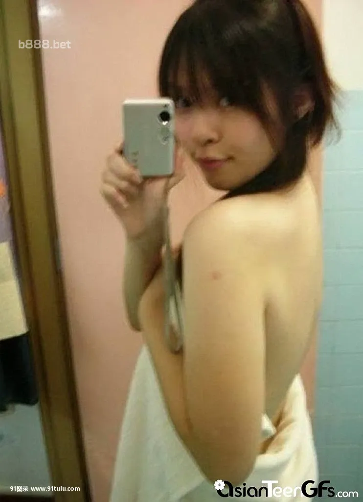 This irresistible babe will get you hooked very easily! [9P][広末 涼子 寫真 集]