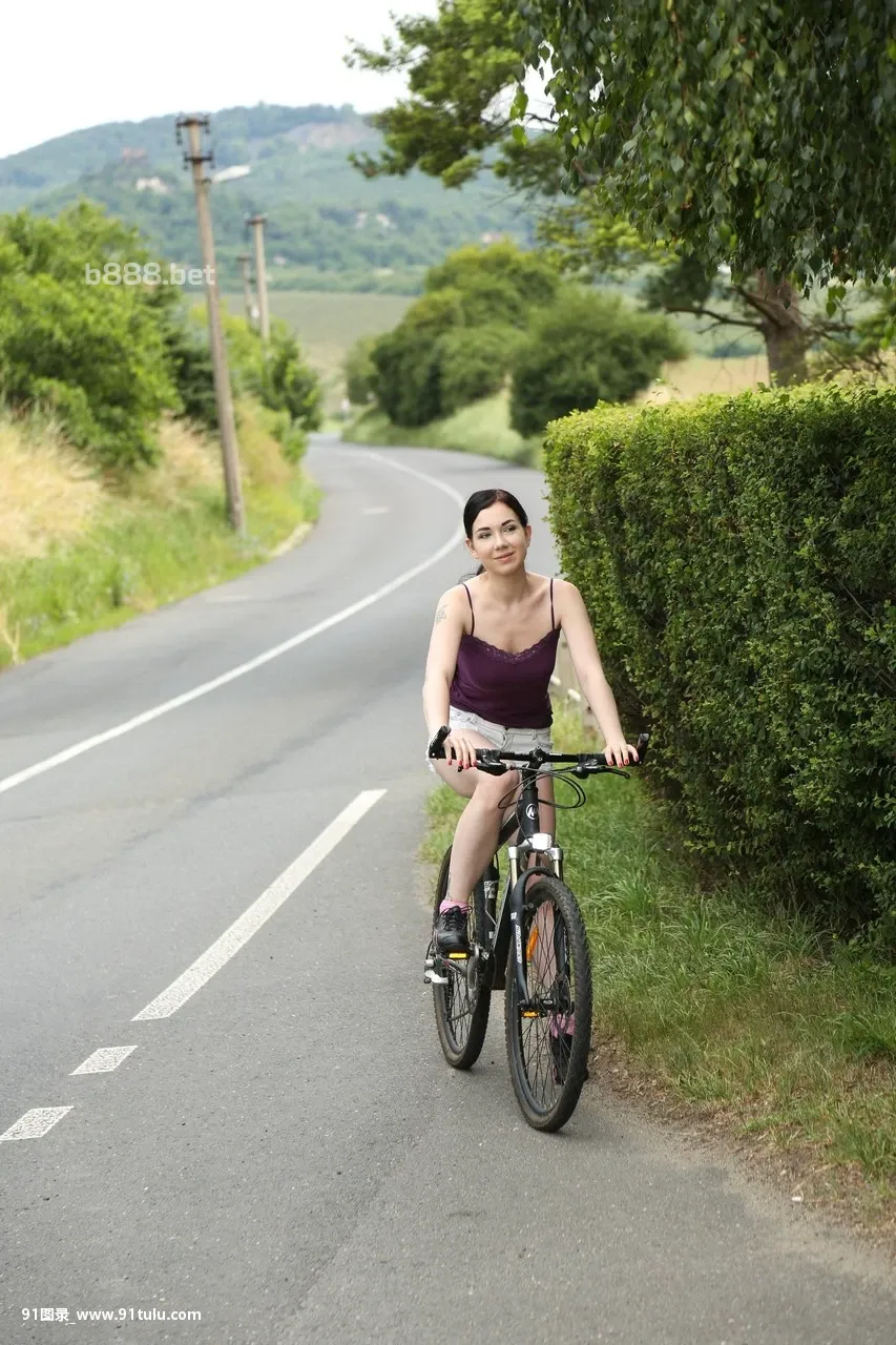 Young-girls-Lexi-Rain-and-Daphne-J-bike-out-to-the-country-for-lesbian-sex-[19P]Young,girls,Lexi,Rain,Daphne,bike,country,lesbian,sex,19P