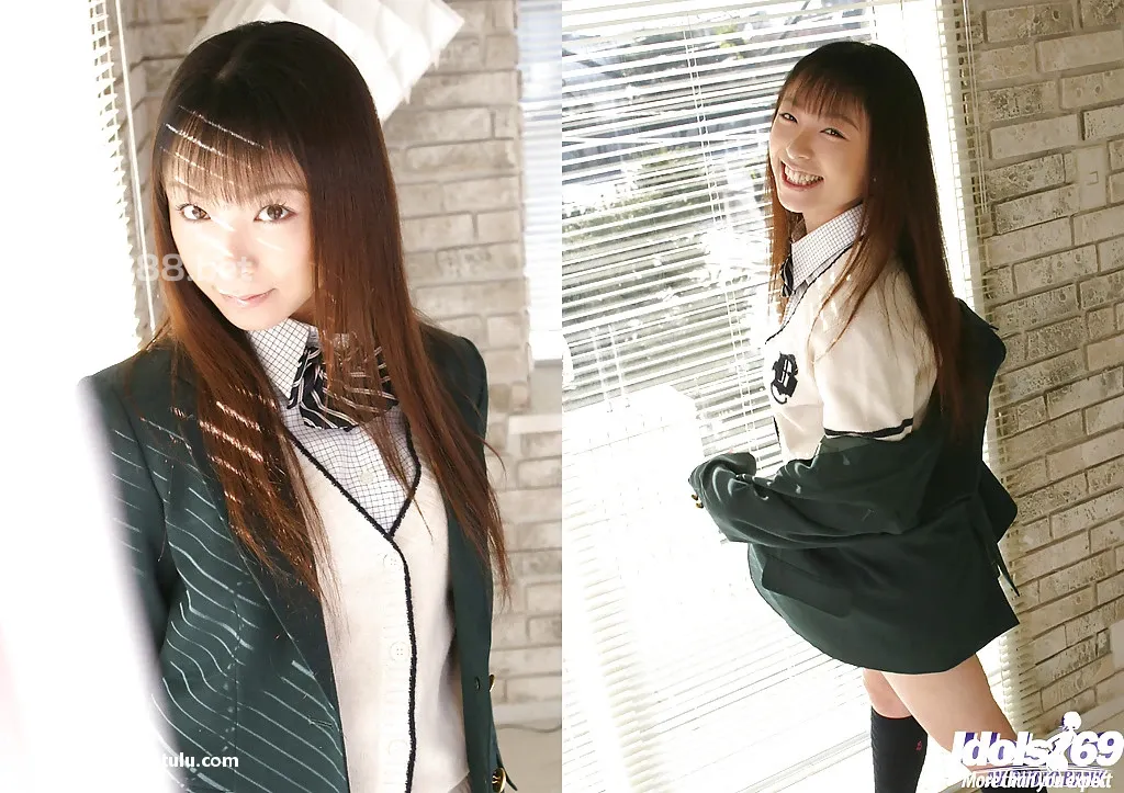 Cute asian schoolgirl Emiru Momose revealing her tiny tits and shaggy cooter [15P][ヨシダナギ 寫真 展 茨城]