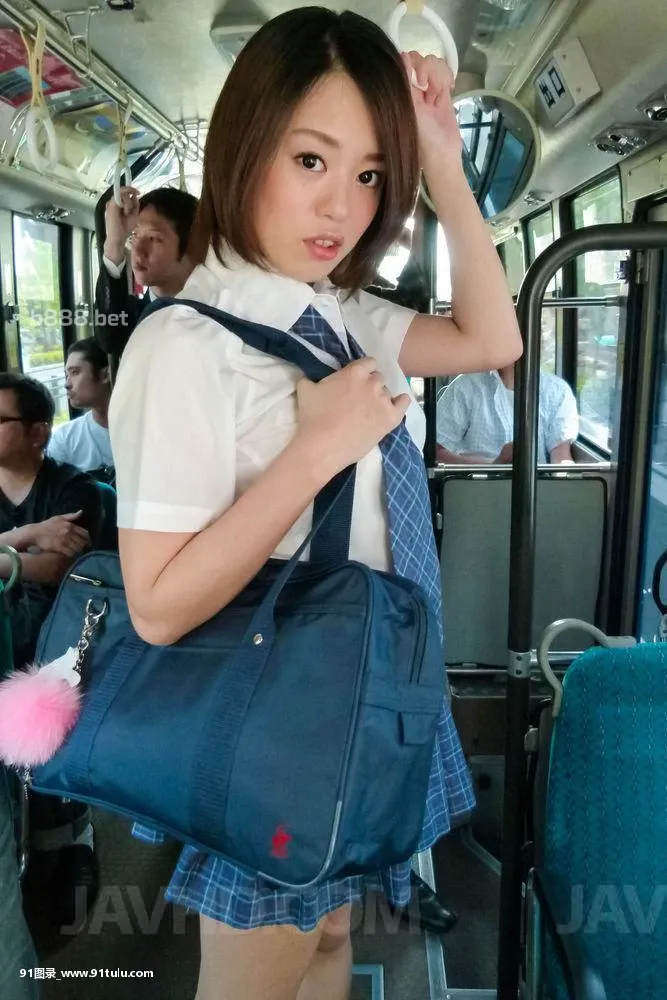 Yuna-Satsuki-Asian-has-firm-cans-touched-and-sucks-dicks-in-bus-[14P]Yuna,Satsuki,Asian,firm,cans,touched,sucks,dicks,bus,14P,Asia,Asian