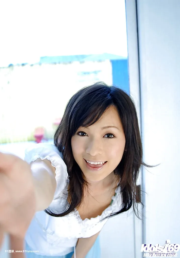 Amazingly lovely asian teen Kaho Kasumi gets rid of her clothes [14P][アメリカビザ 寫真 5cm]