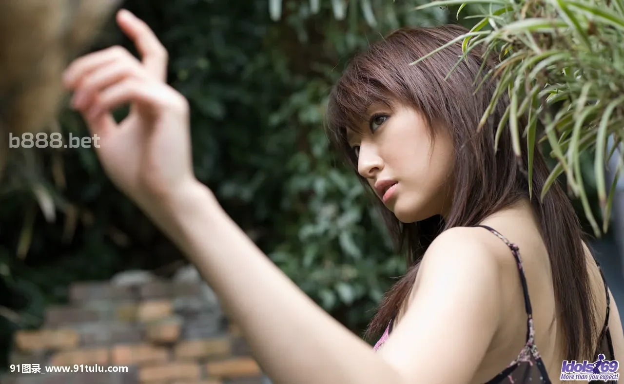 Beautiful-Asian-teen-enjoys-showing-off-her-wild-side-in-the-outdoors-[15P]Beautiful,Asian,teen,enjoys,showing,wild,side,outdoors,15P,Asia,Asian