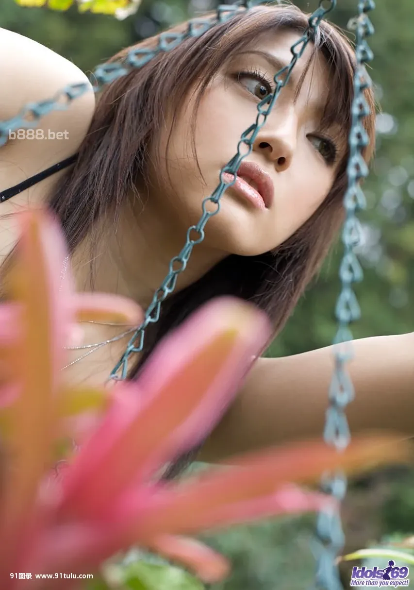 Beautiful-Asian-teen-enjoys-showing-off-her-wild-side-in-the-outdoors-[15P]Beautiful,Asian,teen,enjoys,showing,wild,side,outdoors,15P,Asia,Asian