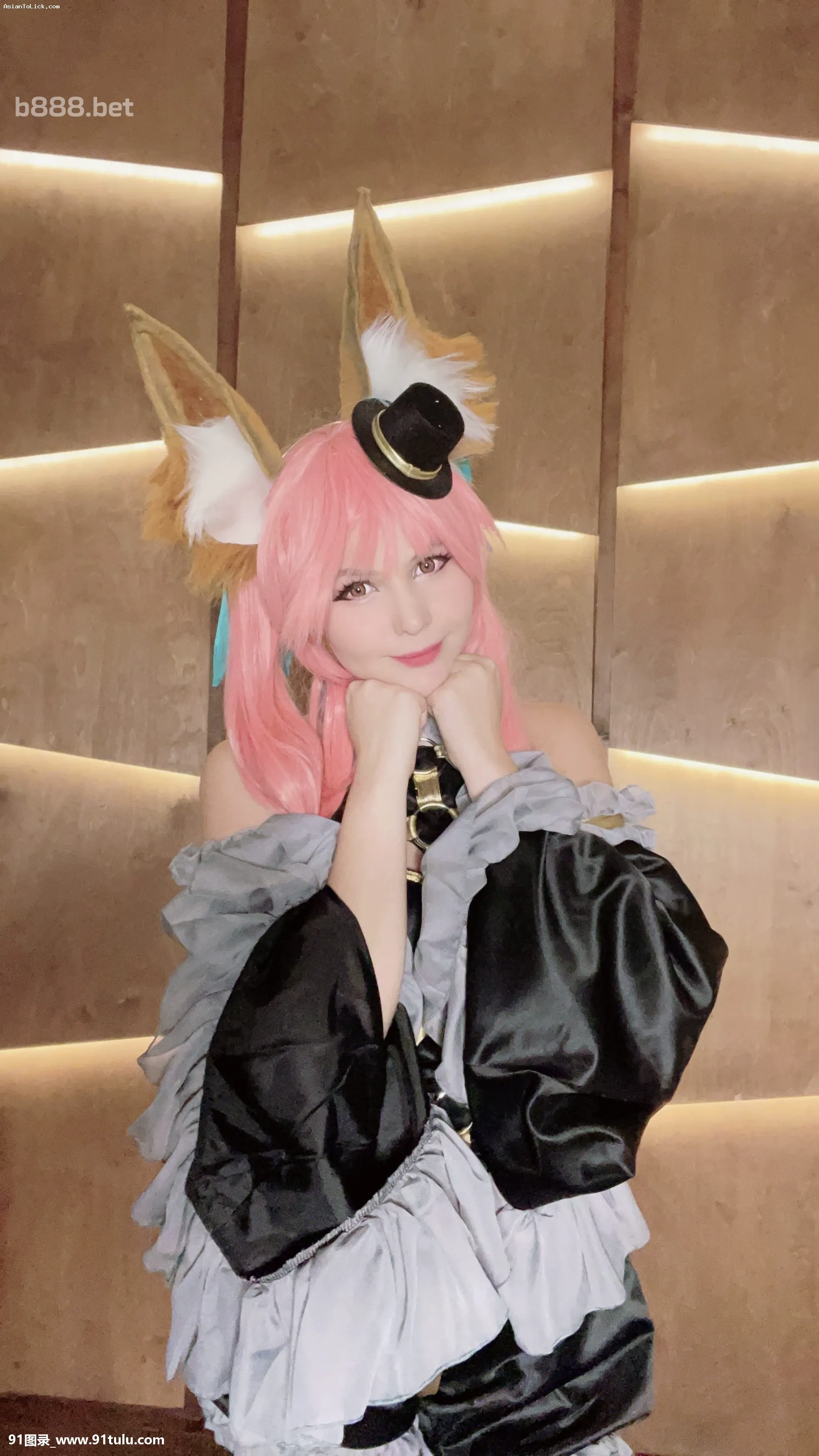 Tsuki-Desu---Tamamo-no-Mae---Fox-Tail-[103P]Tsuki,Desu,Tamamo,Mae,Fox,Tail,103P