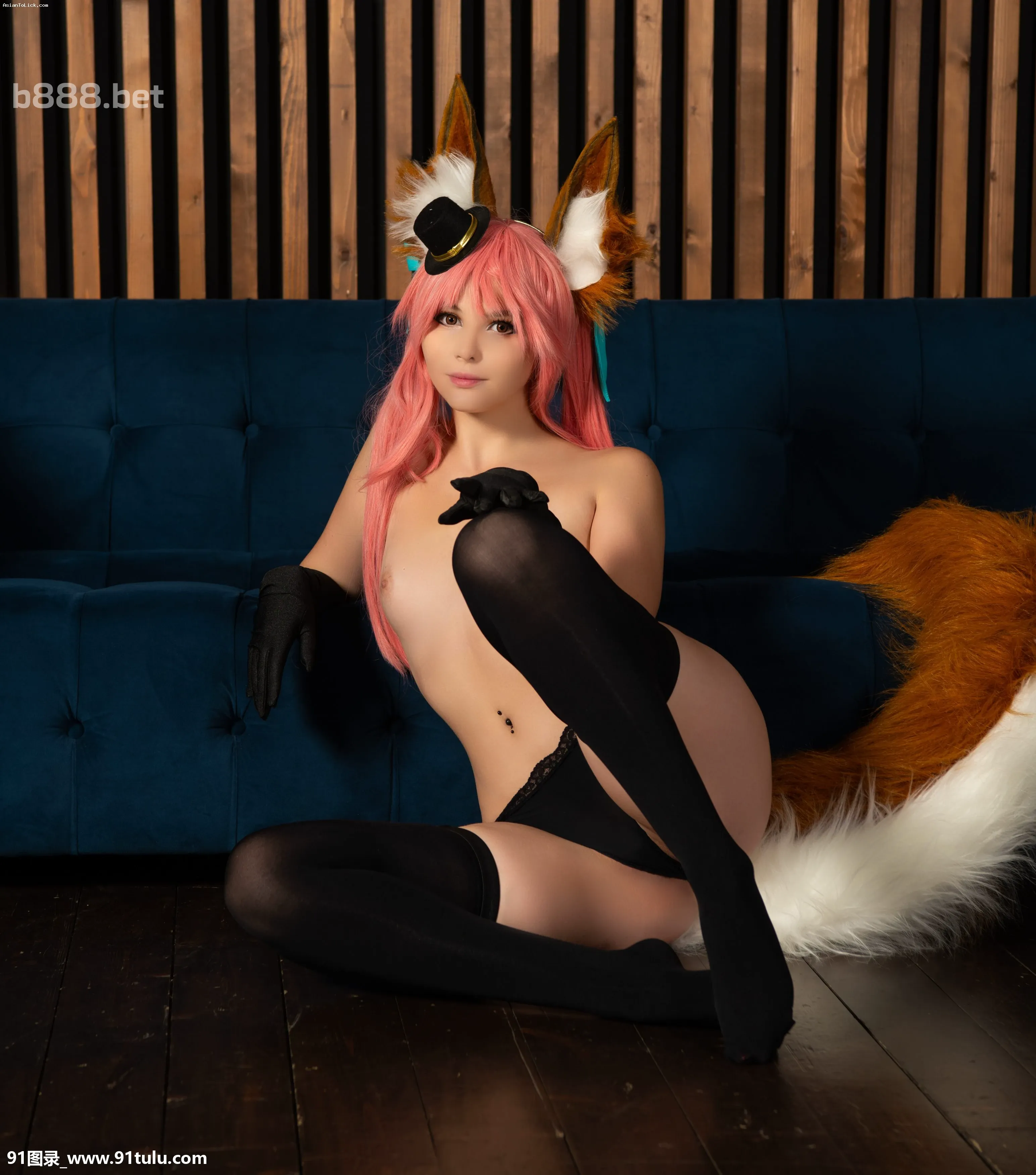 Tsuki-Desu---Tamamo-no-Mae---Fox-Tail-[103P]Tsuki,Desu,Tamamo,Mae,Fox,Tail,103P