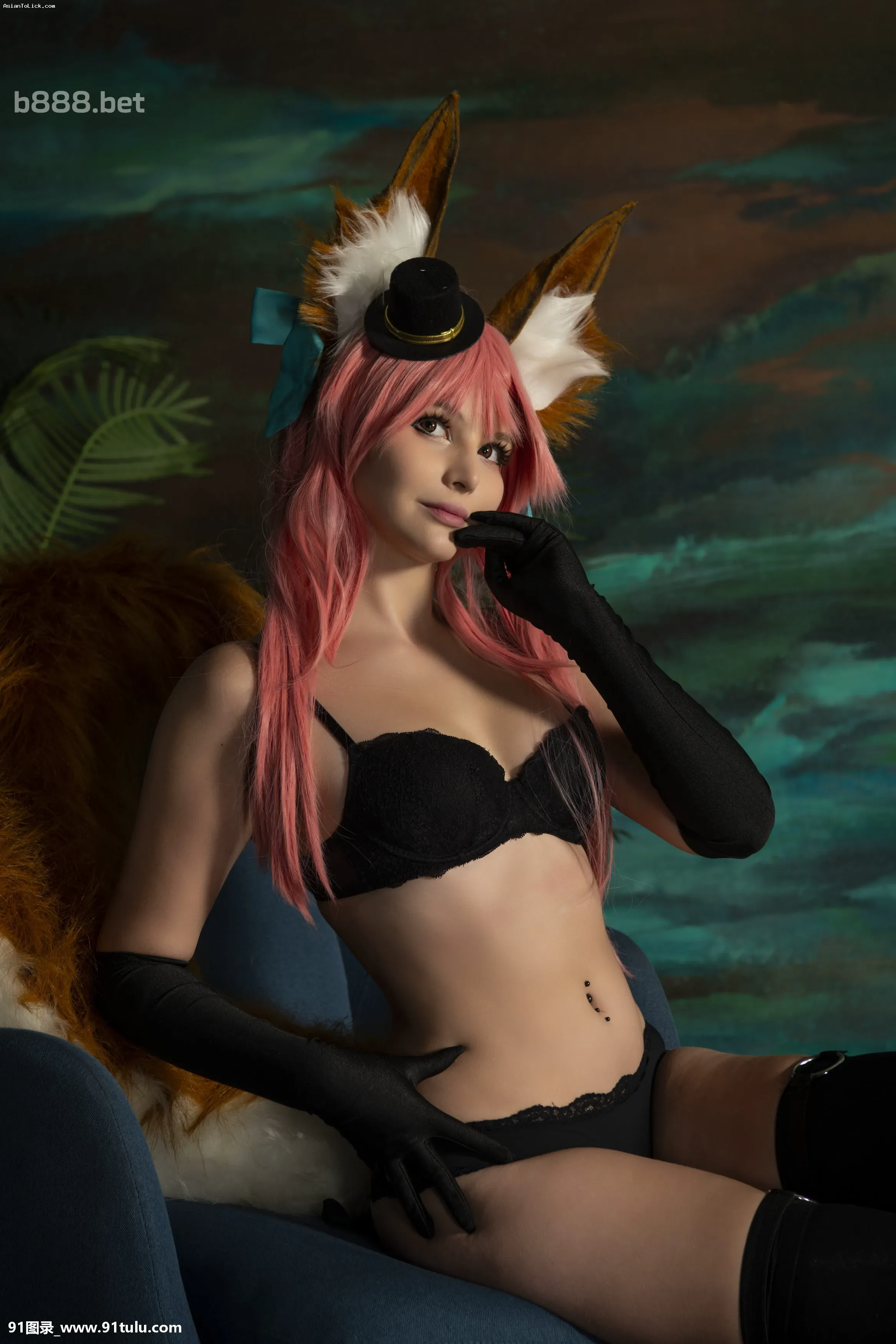 Tsuki-Desu---Tamamo-no-Mae---Fox-Tail-[103P]Tsuki,Desu,Tamamo,Mae,Fox,Tail,103P