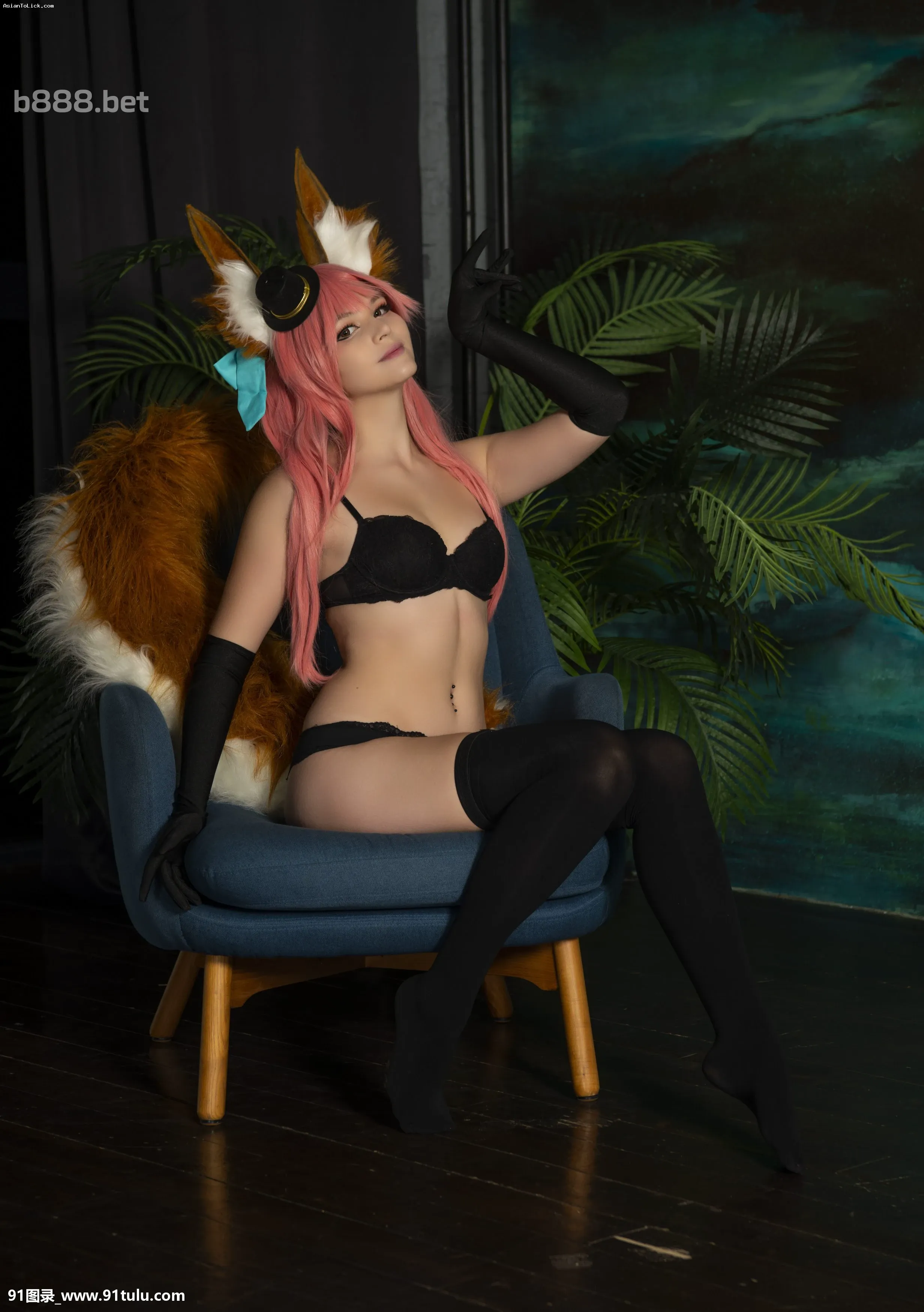 Tsuki-Desu---Tamamo-no-Mae---Fox-Tail-[103P]Tsuki,Desu,Tamamo,Mae,Fox,Tail,103P