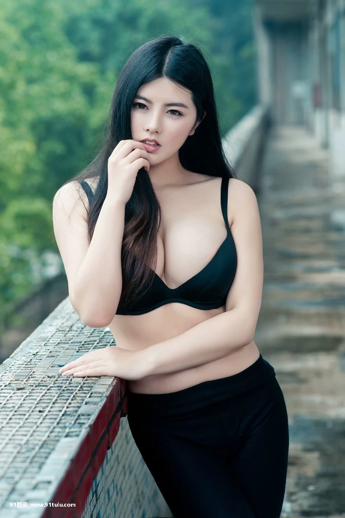 童颜巨乳娜露Selena学校私拍秀肥臀-[52P]童颜,巨乳,娜露,Selena,私拍秀肥,52P,学校,巨乳,私拍,童颜,学校