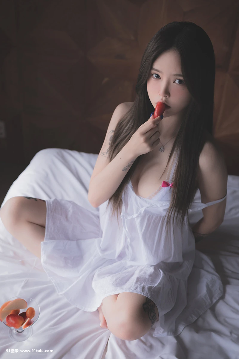 外表清纯的大奶纹身美少女-[21P]美少女,大奶,21P,纹身,清纯,外表,纹身,少女,美少女,清纯