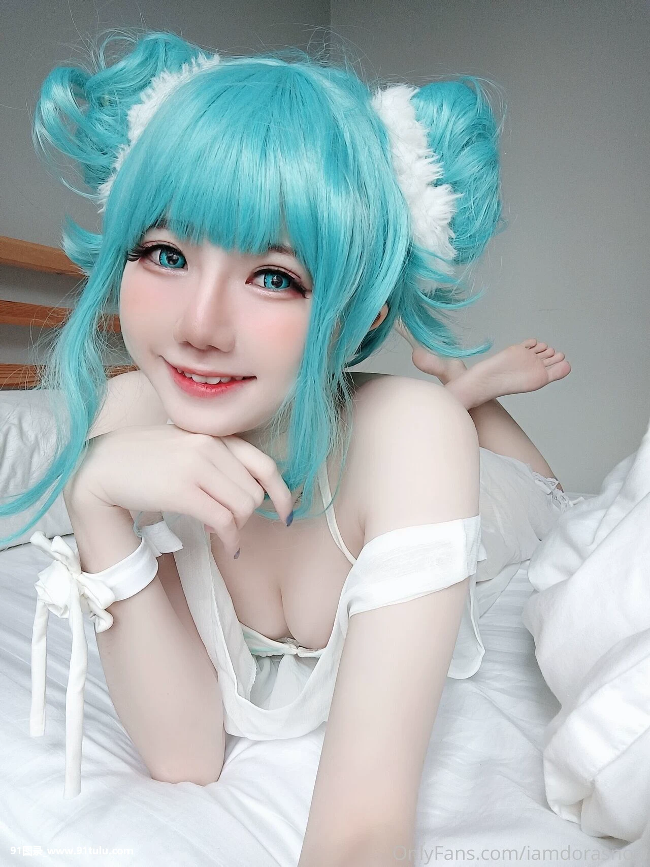 Sally-Dorasnow---Miku-Bikini-[100P]Sally,Dorasnow,Miku,Bikini,100P