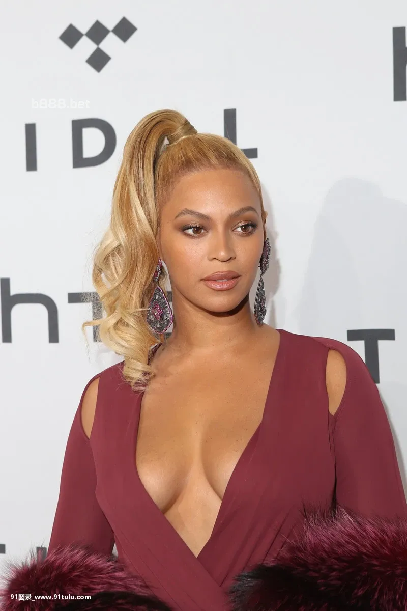 Beyonce-Cleavage-[31P]Beyonce,Cleavage,31P