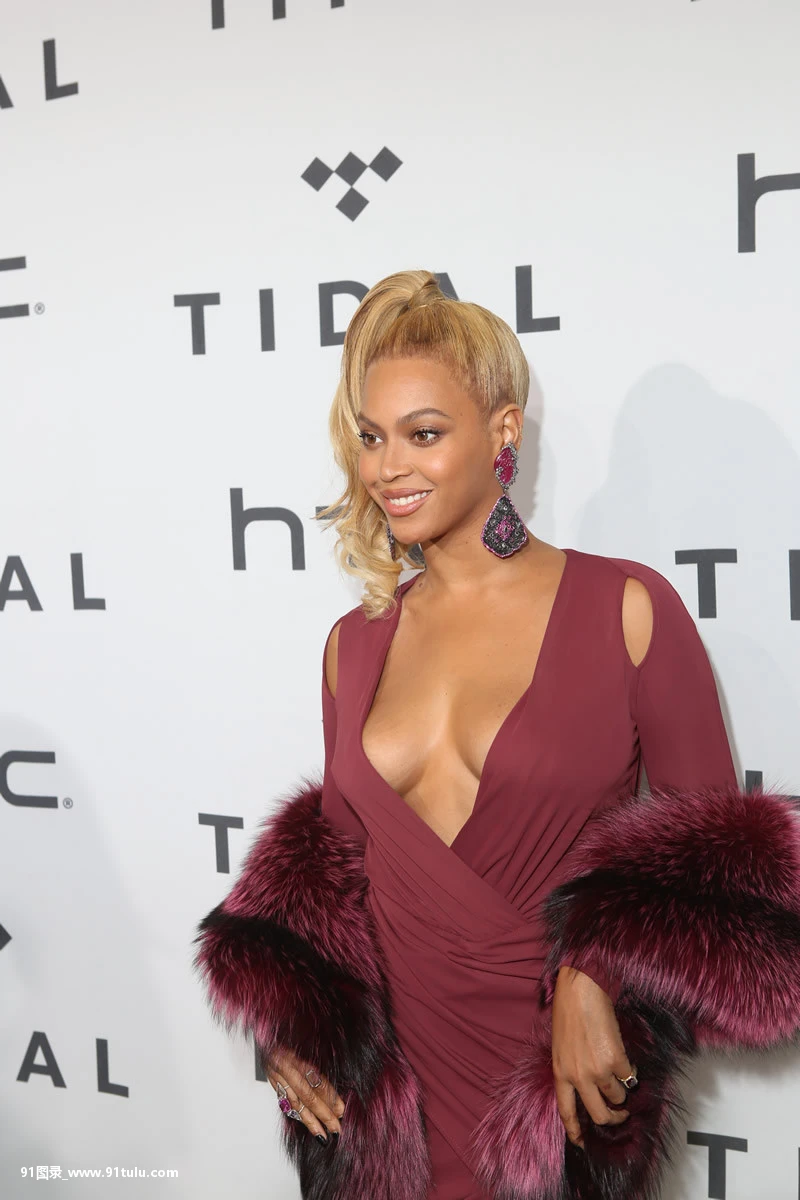 Beyonce-Cleavage-[31P]Beyonce,Cleavage,31P