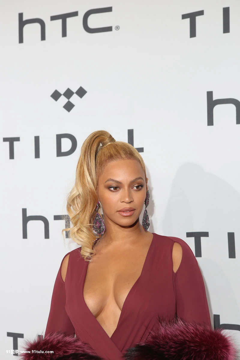 Beyonce-Cleavage-[31P]Beyonce,Cleavage,31P