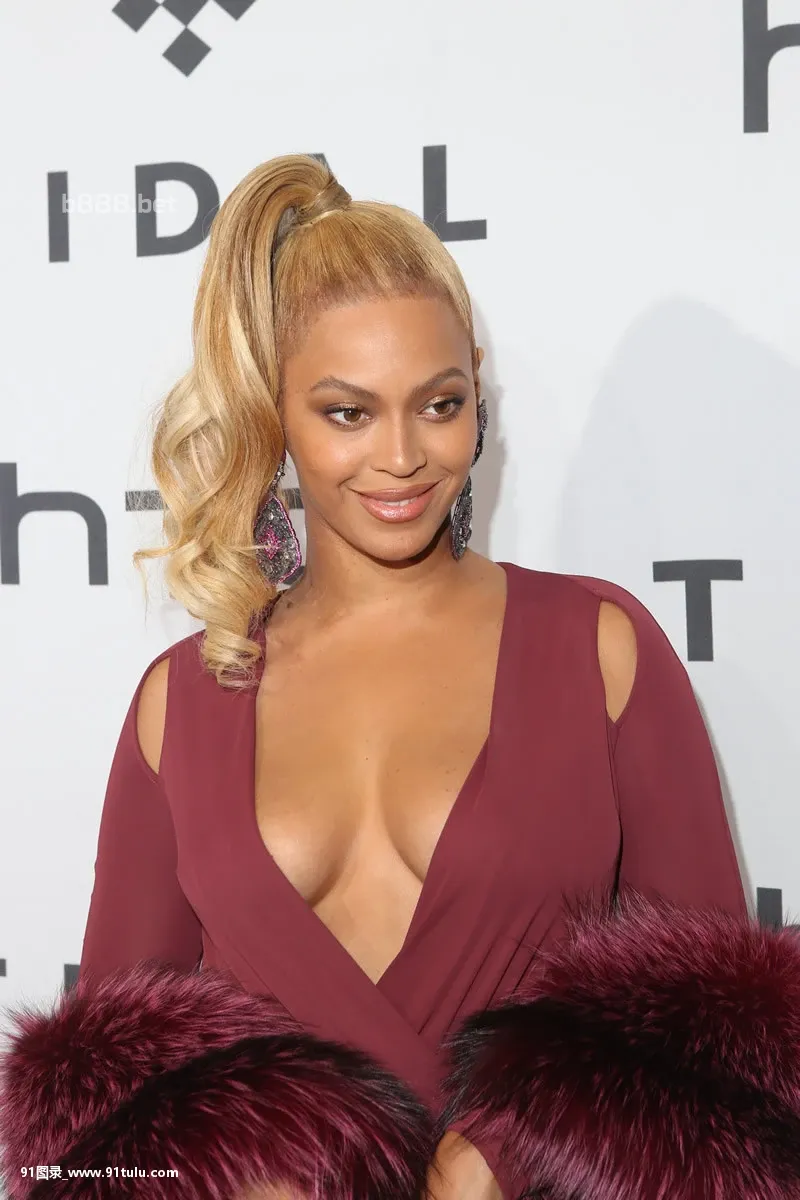 Beyonce-Cleavage-[31P]Beyonce,Cleavage,31P