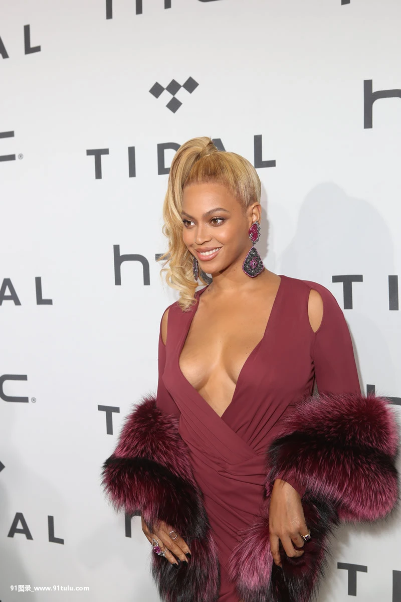 Beyonce-Cleavage-[31P]Beyonce,Cleavage,31P