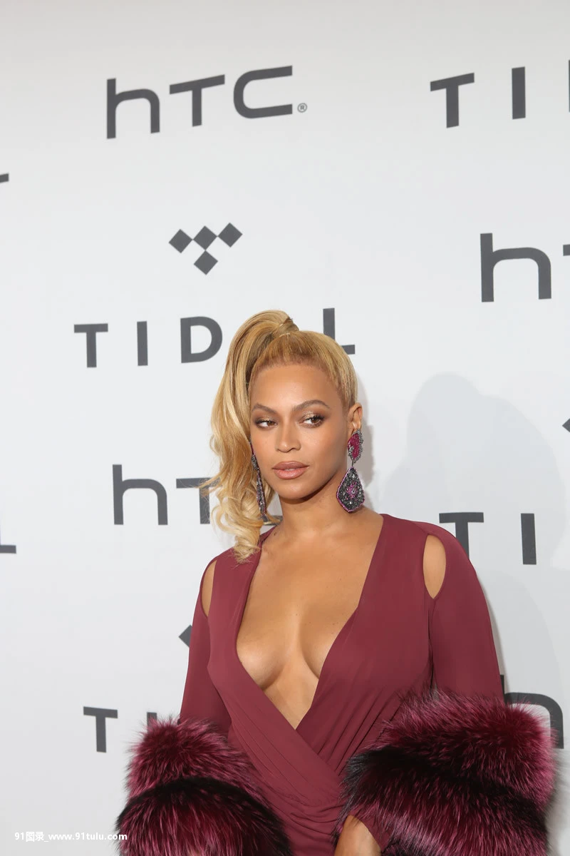 Beyonce-Cleavage-[31P]Beyonce,Cleavage,31P